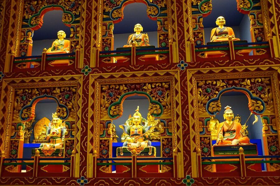 Lama Lhakhang - view of statues